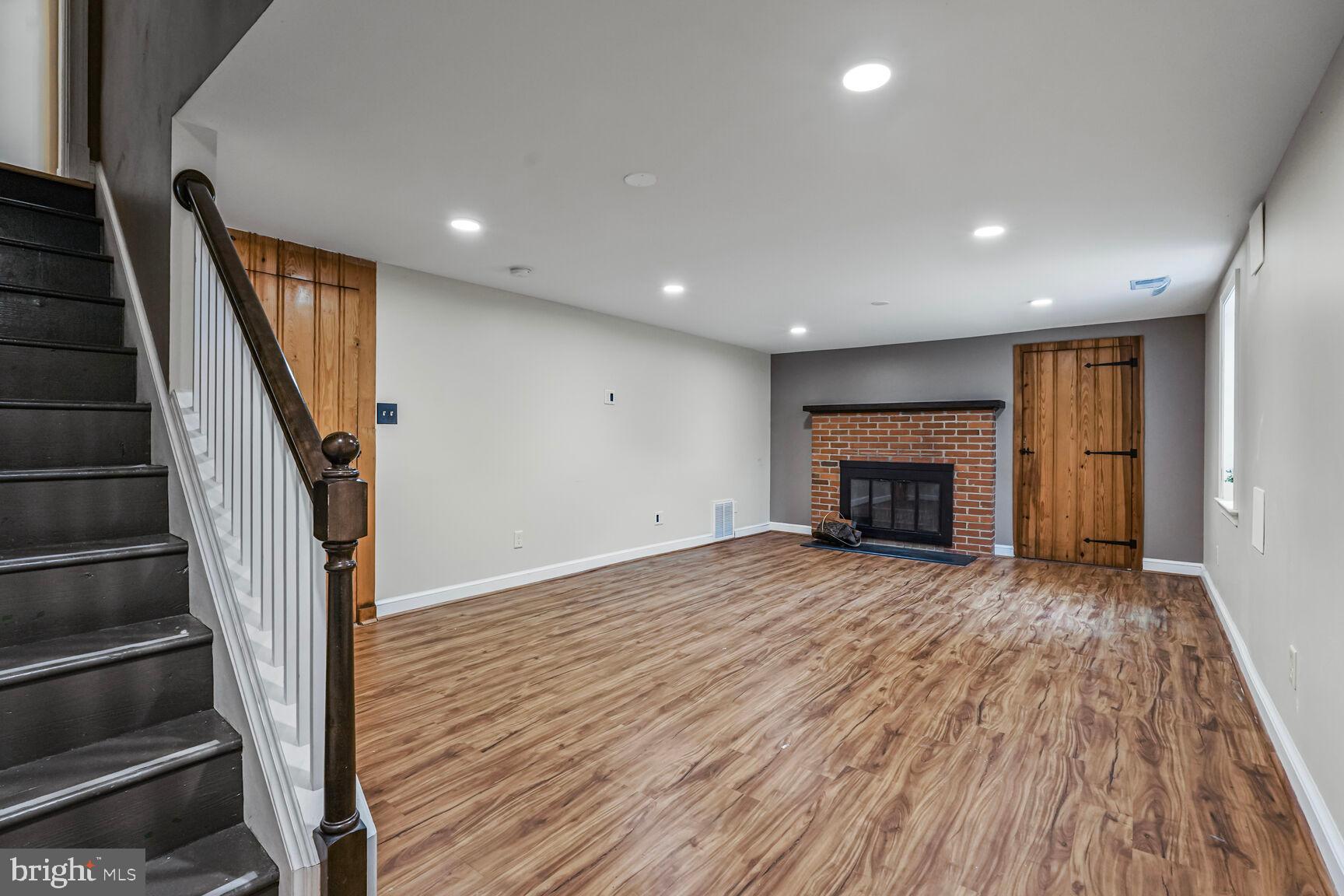 6111 Washington Blvd