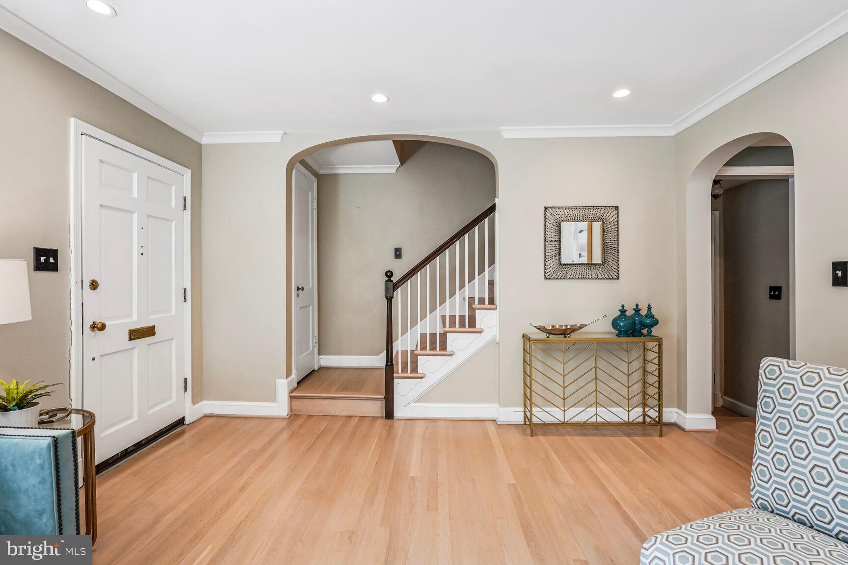 6111 Washington Blvd