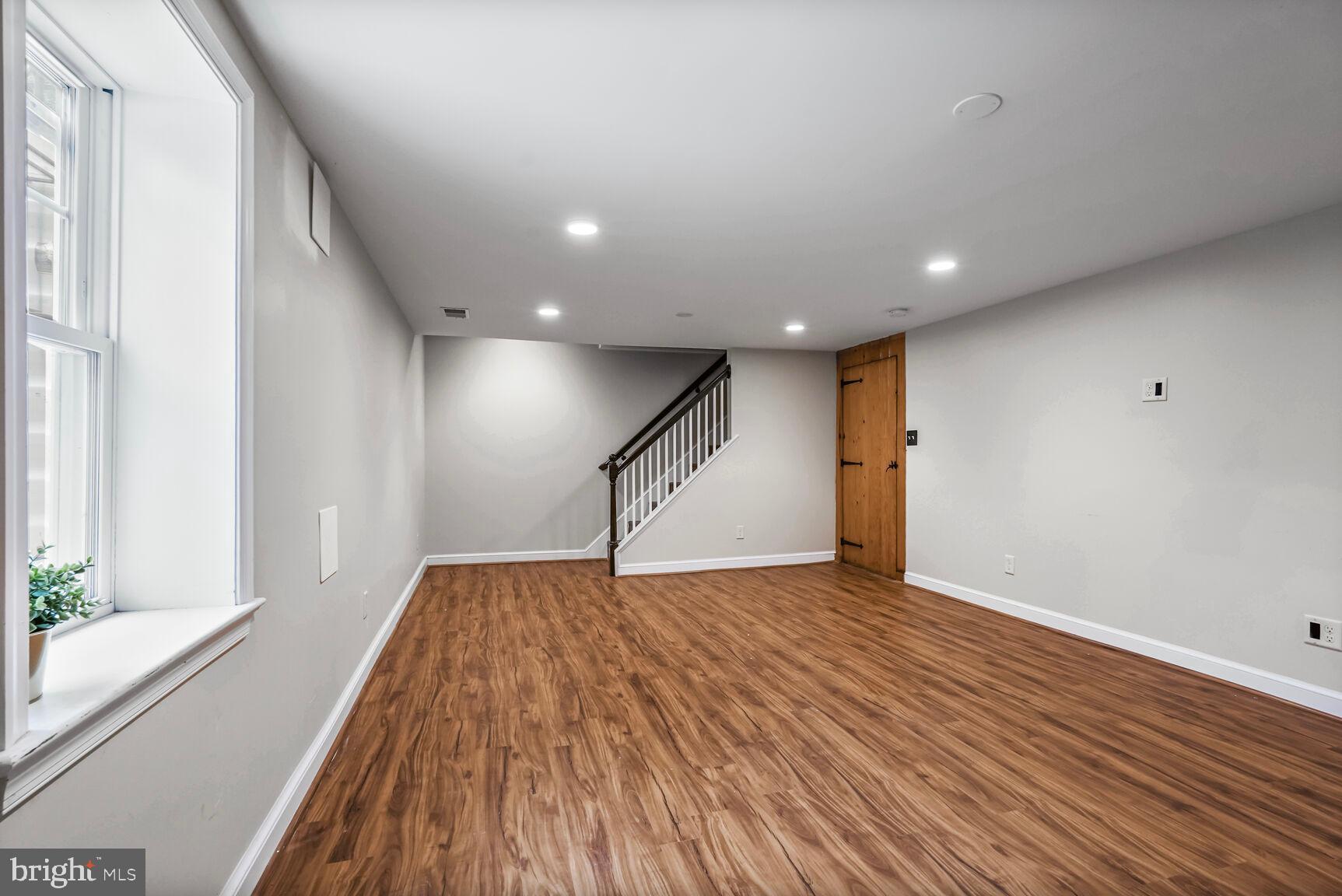 6111 Washington Blvd