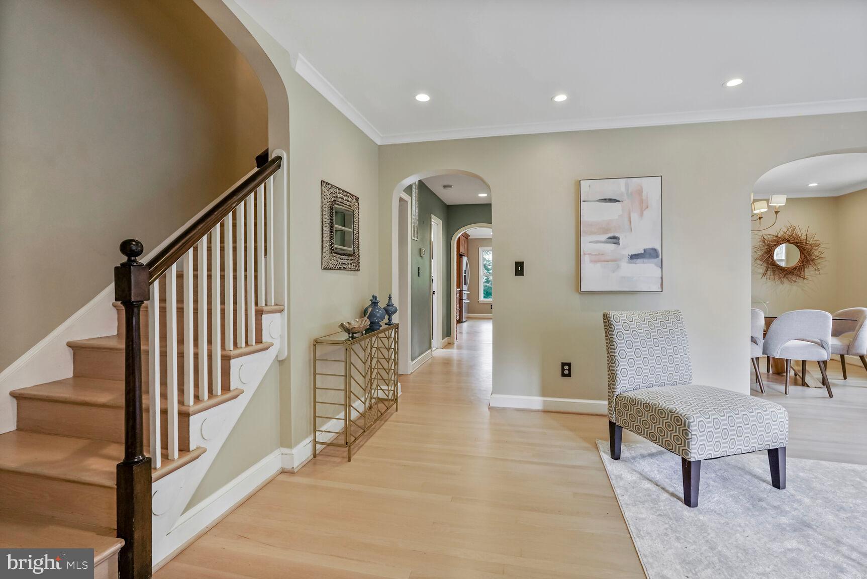 6111 Washington Blvd