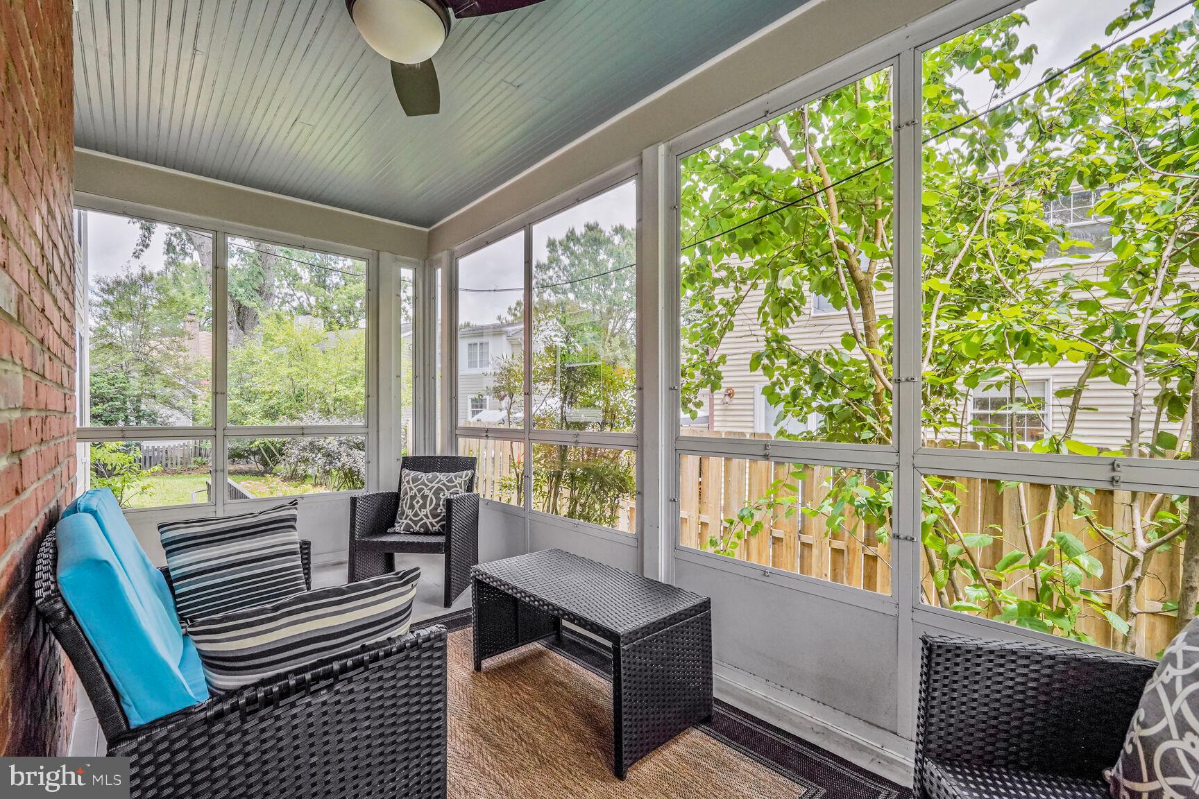 6111 Washington Blvd