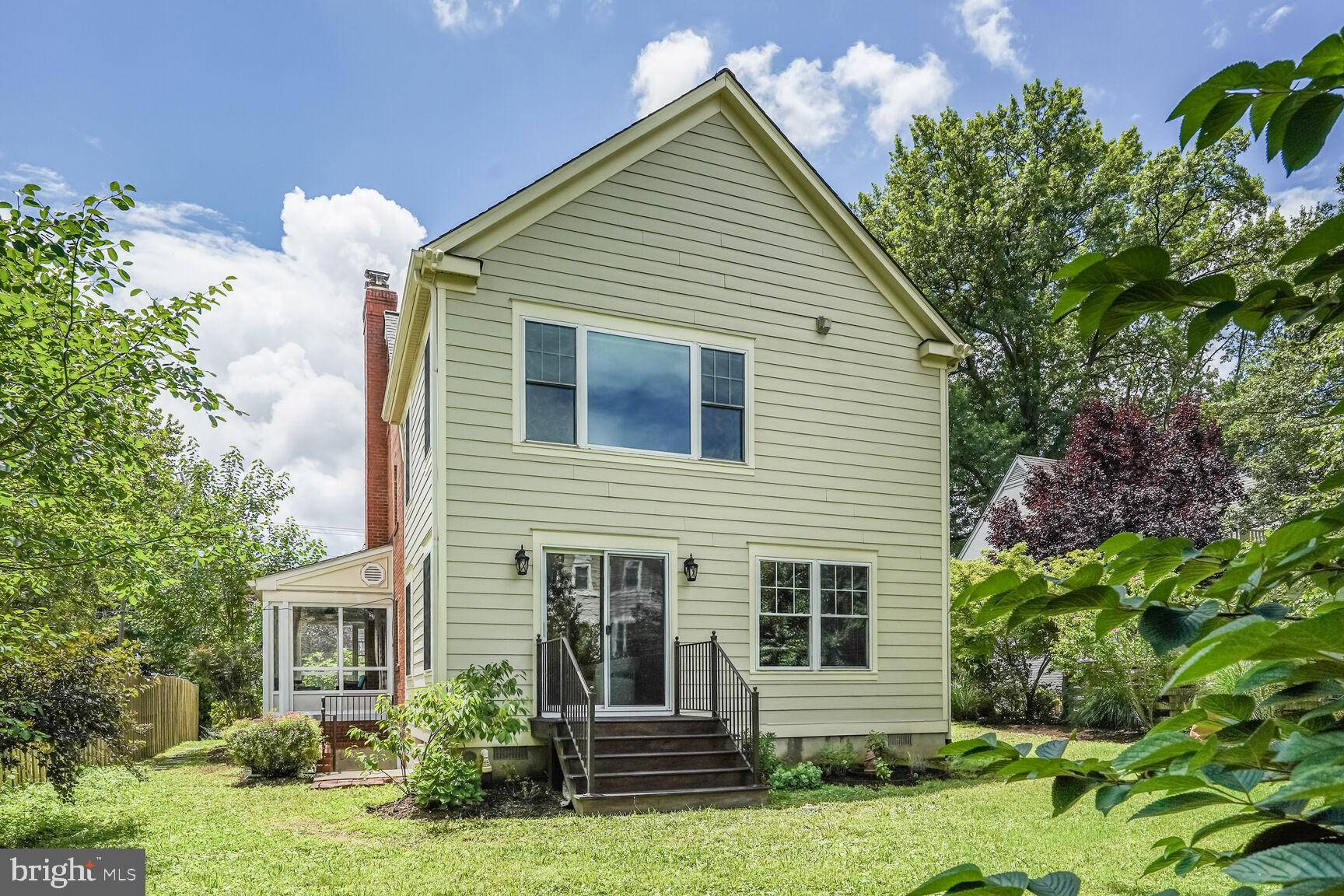 6111 Washington Blvd