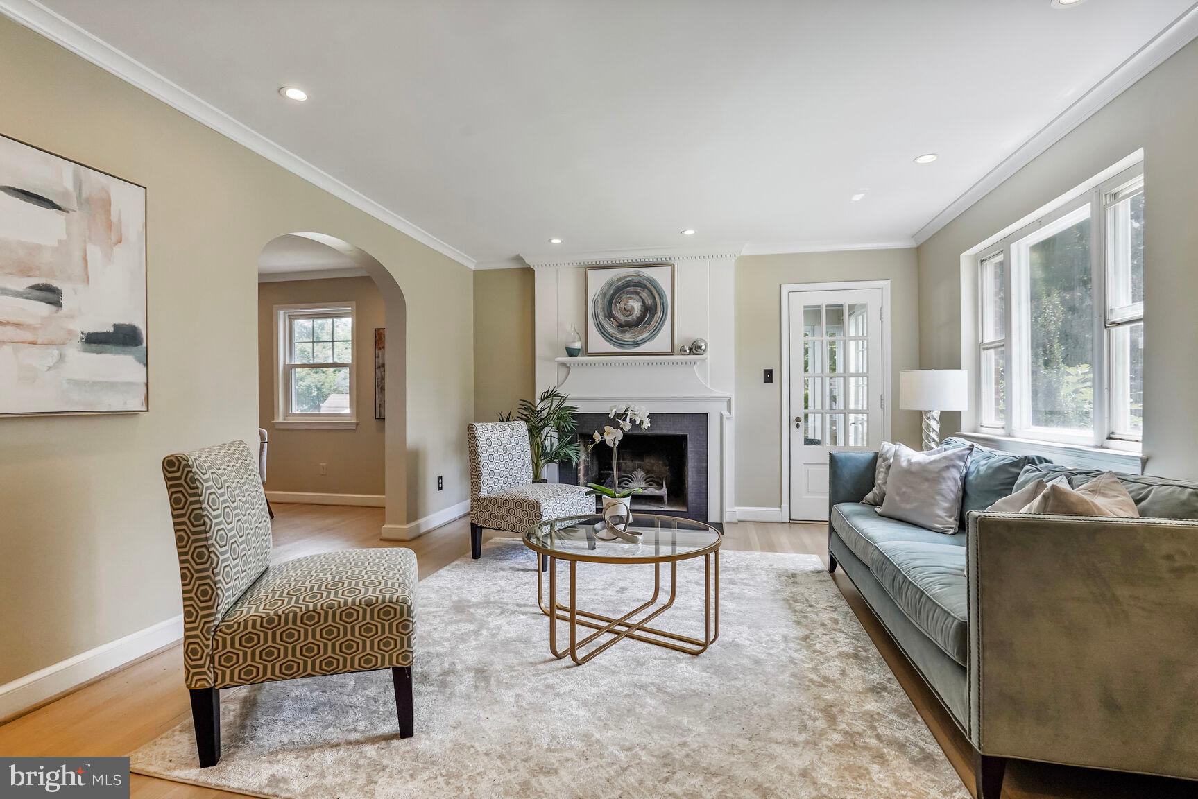 6111 Washington Blvd