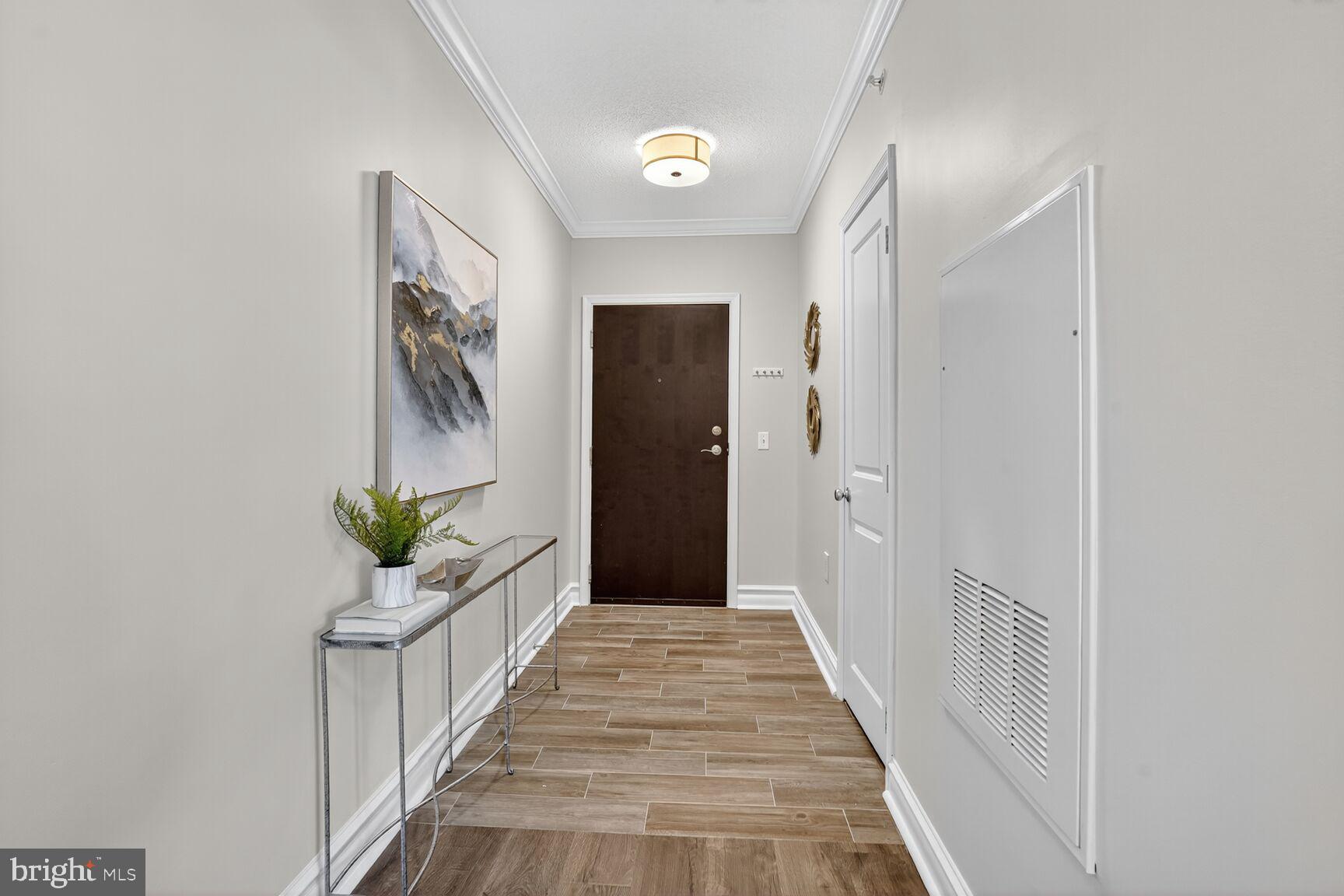 851 N Glebe Rd #411