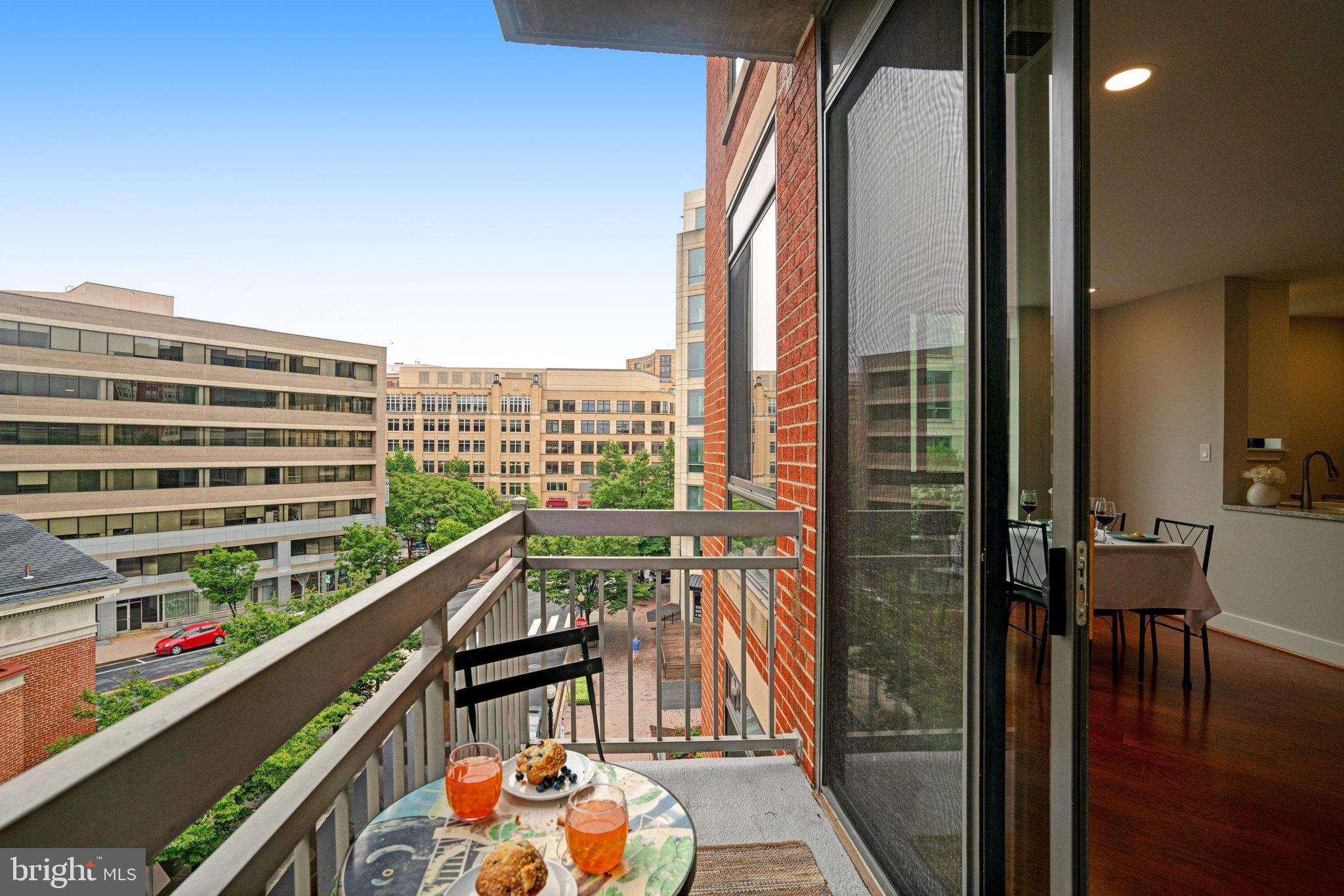 1200 N HARTFORD ST #502