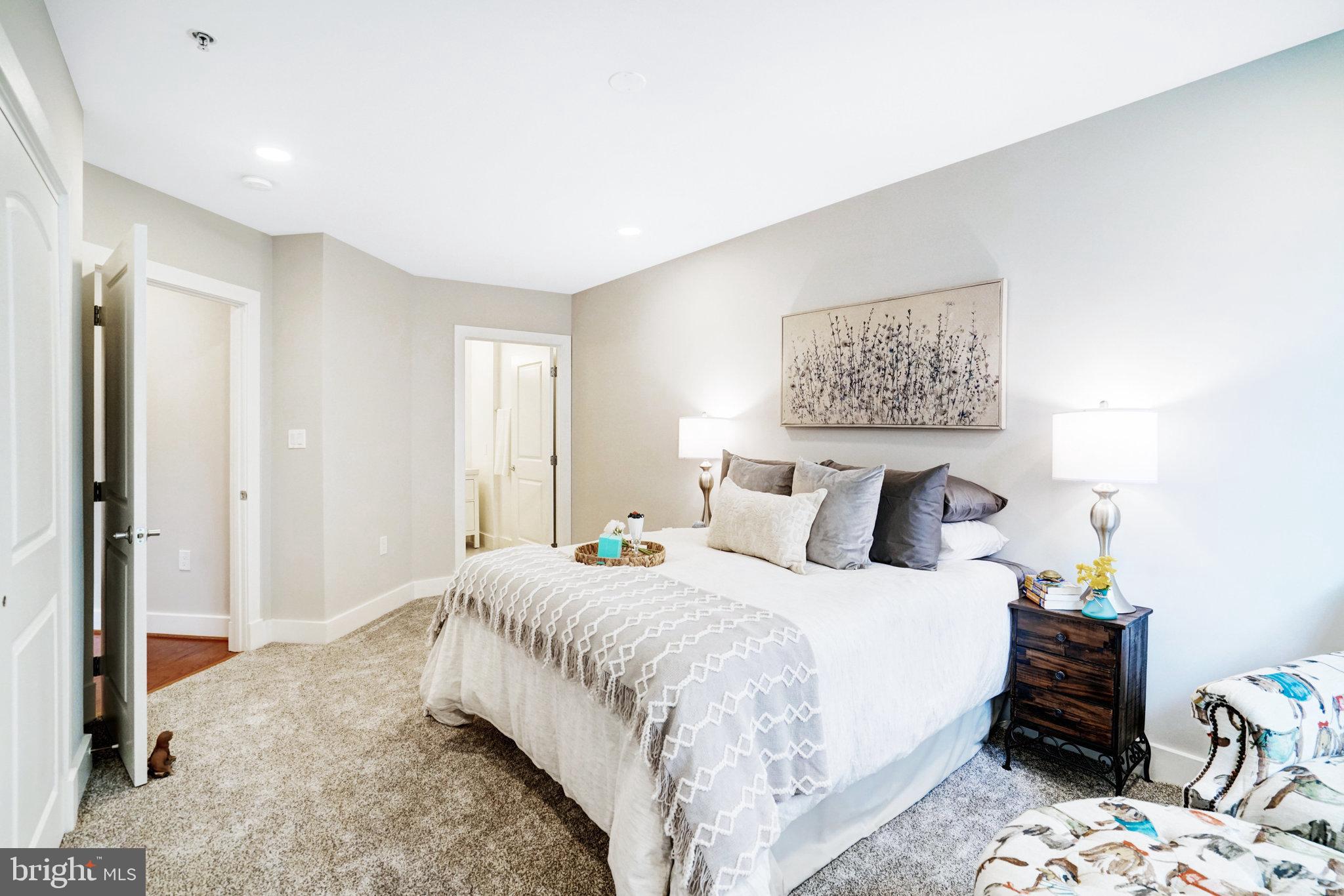 1200 N HARTFORD ST #502