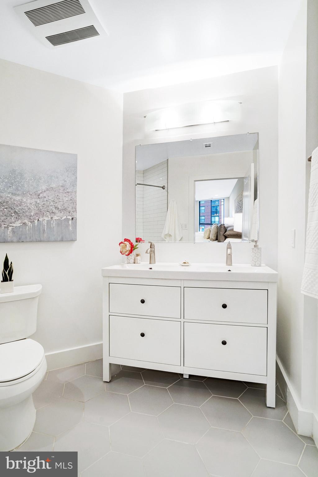 1200 N HARTFORD ST #502