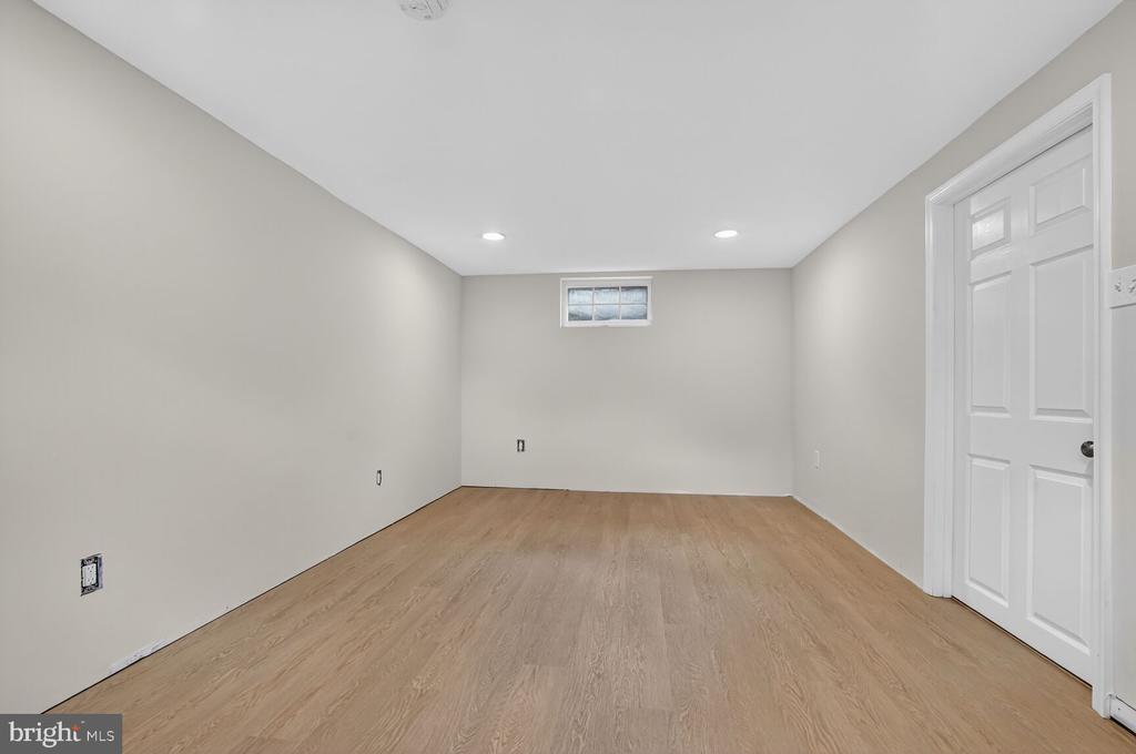 313 N GRANADA STREET