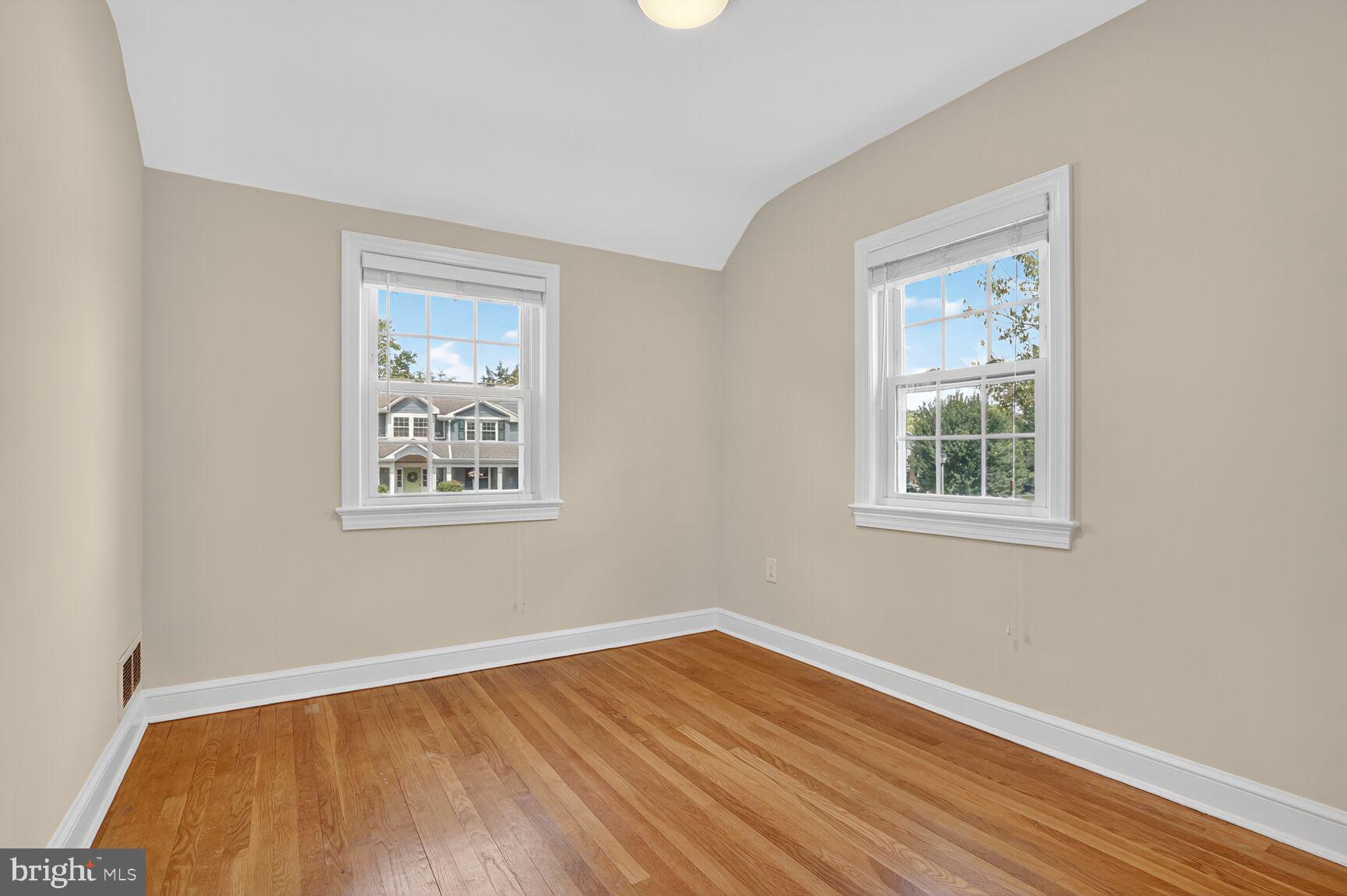 313 N GRANADA STREET