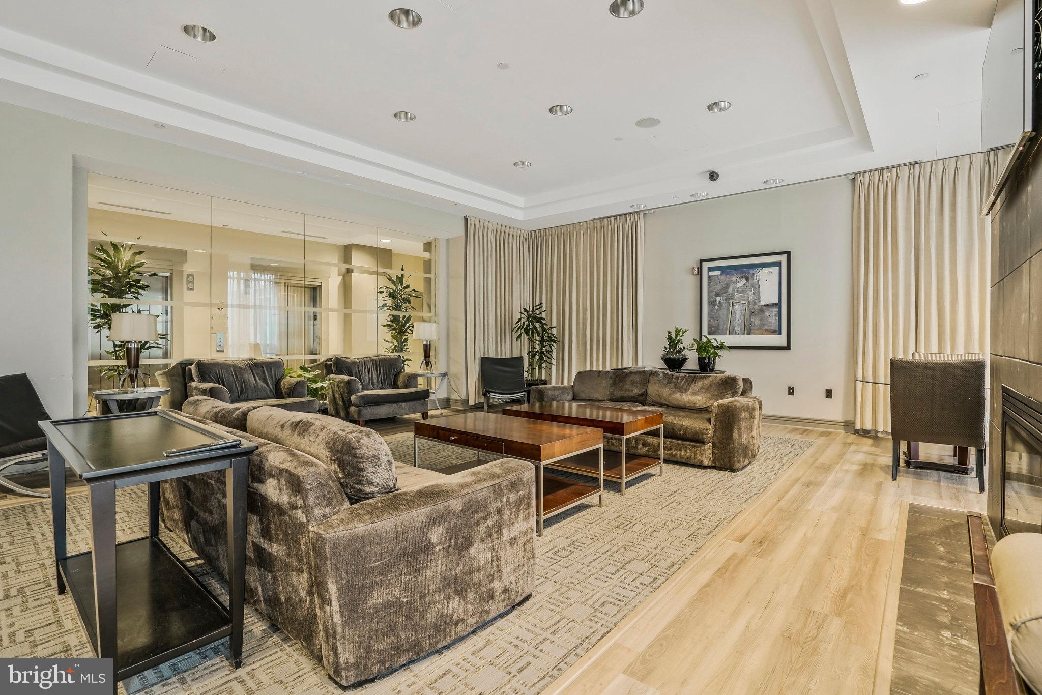 880 N POLLARD STREET 824