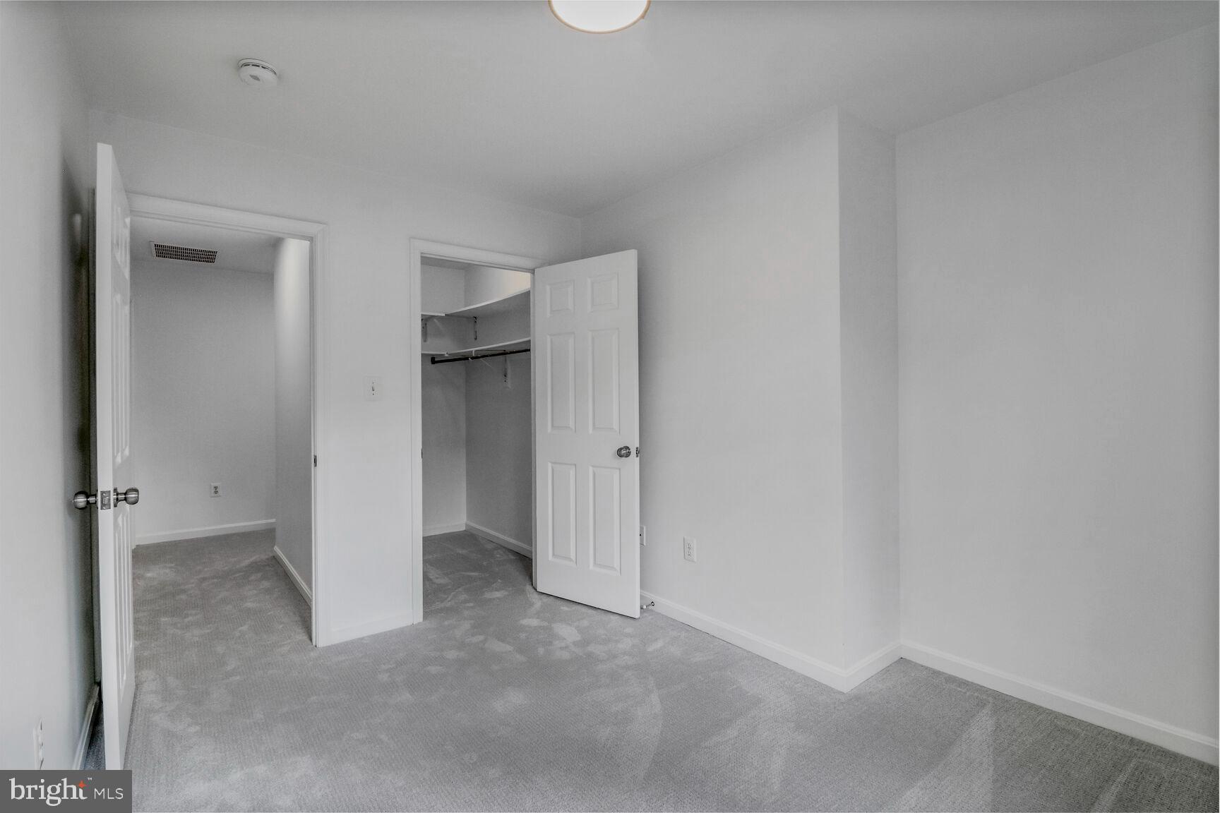 711 N WAKEFIELD STREET