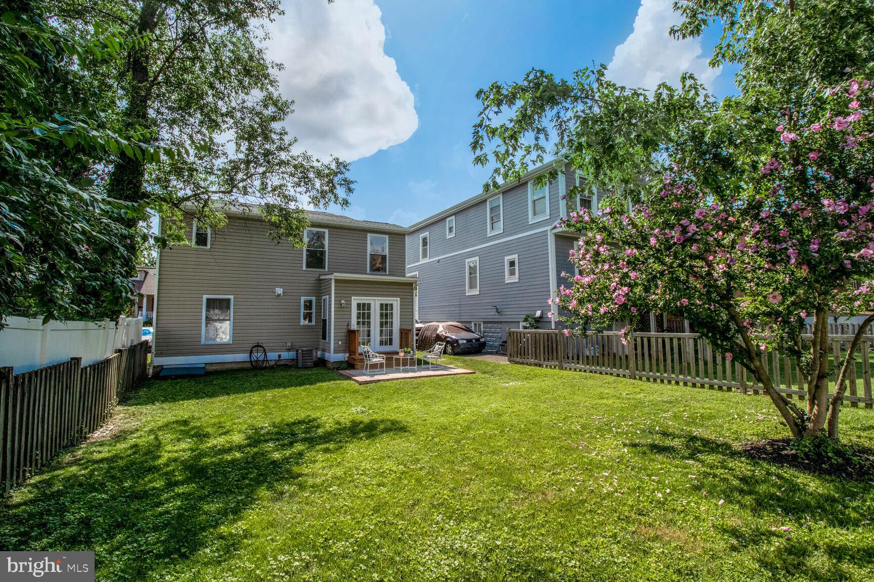 711 N WAKEFIELD STREET