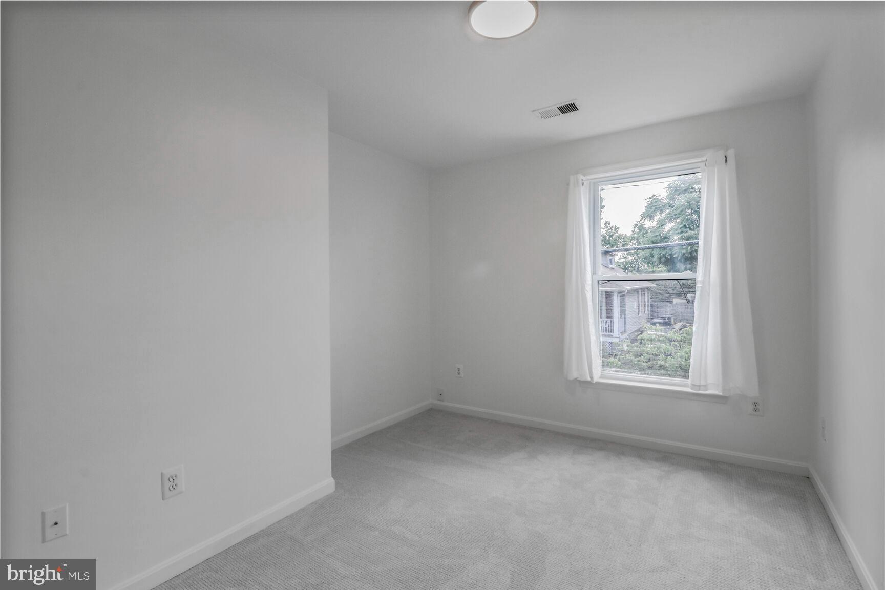 711 N WAKEFIELD STREET