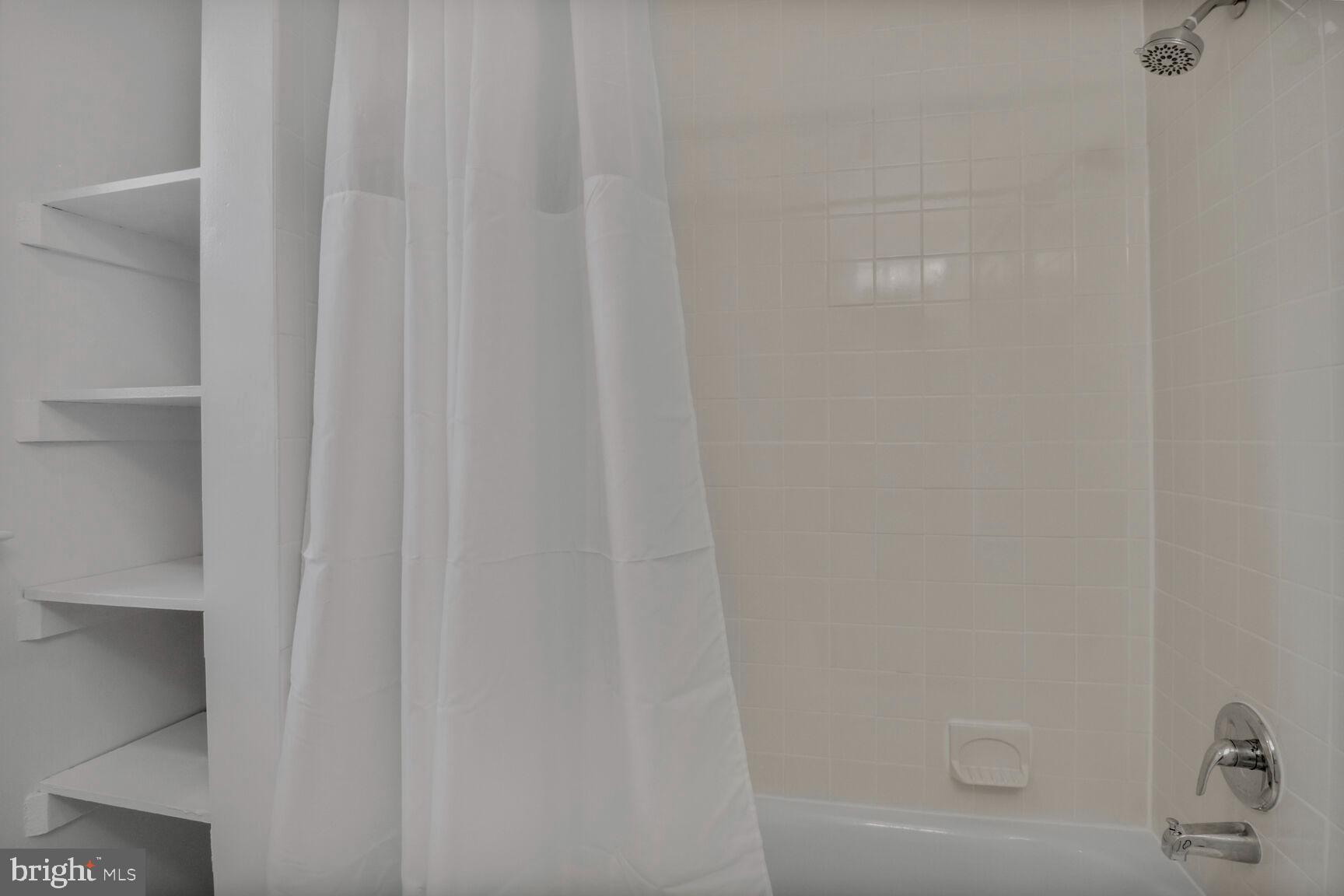 711 N WAKEFIELD STREET