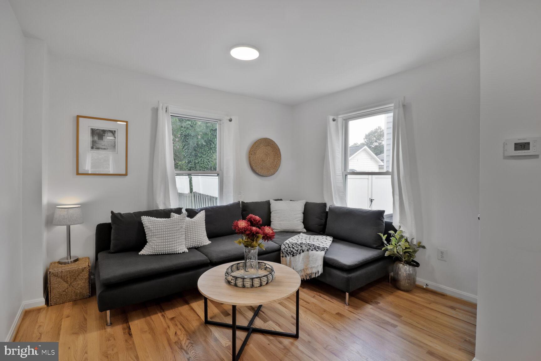 711 N WAKEFIELD STREET