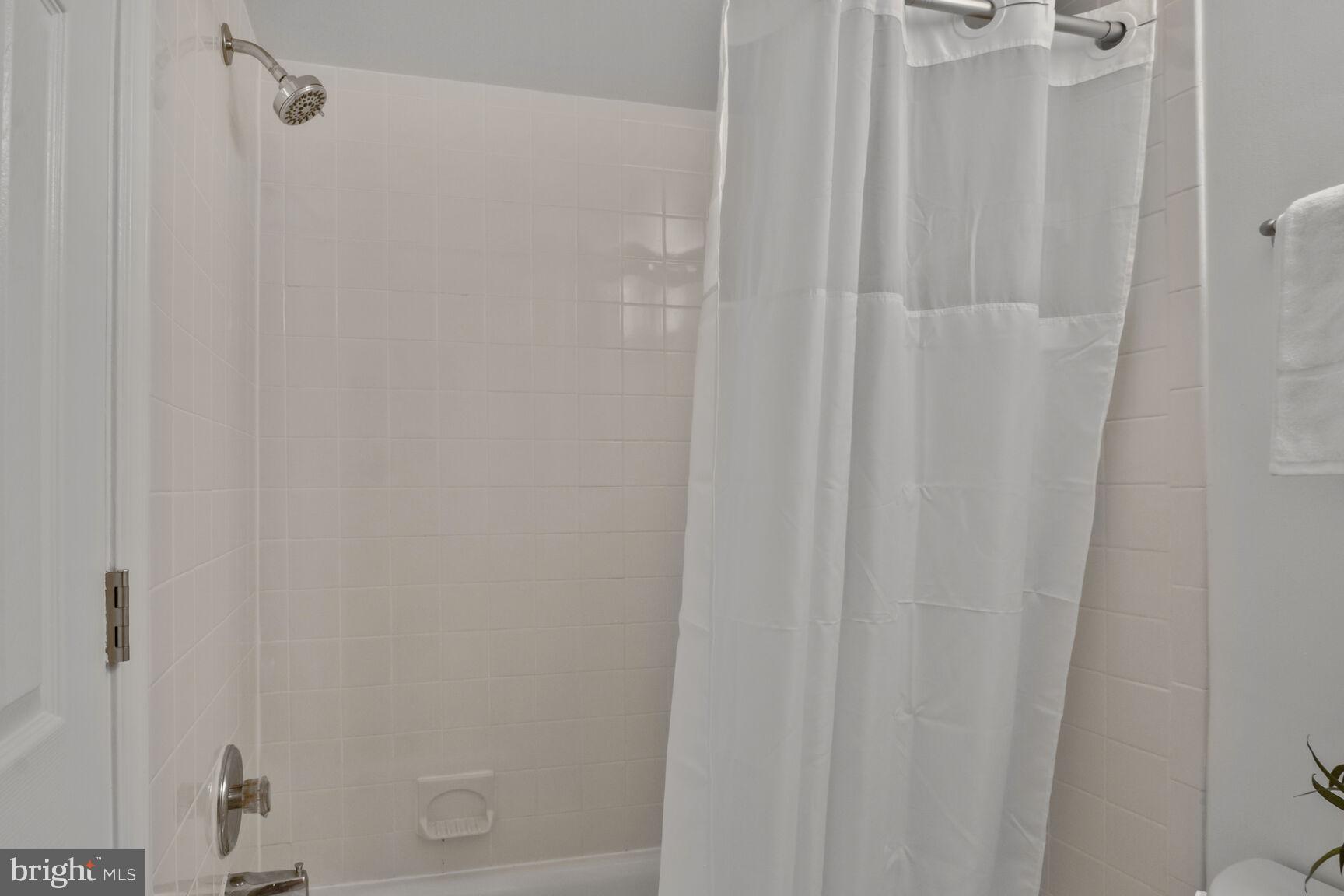 711 N WAKEFIELD STREET