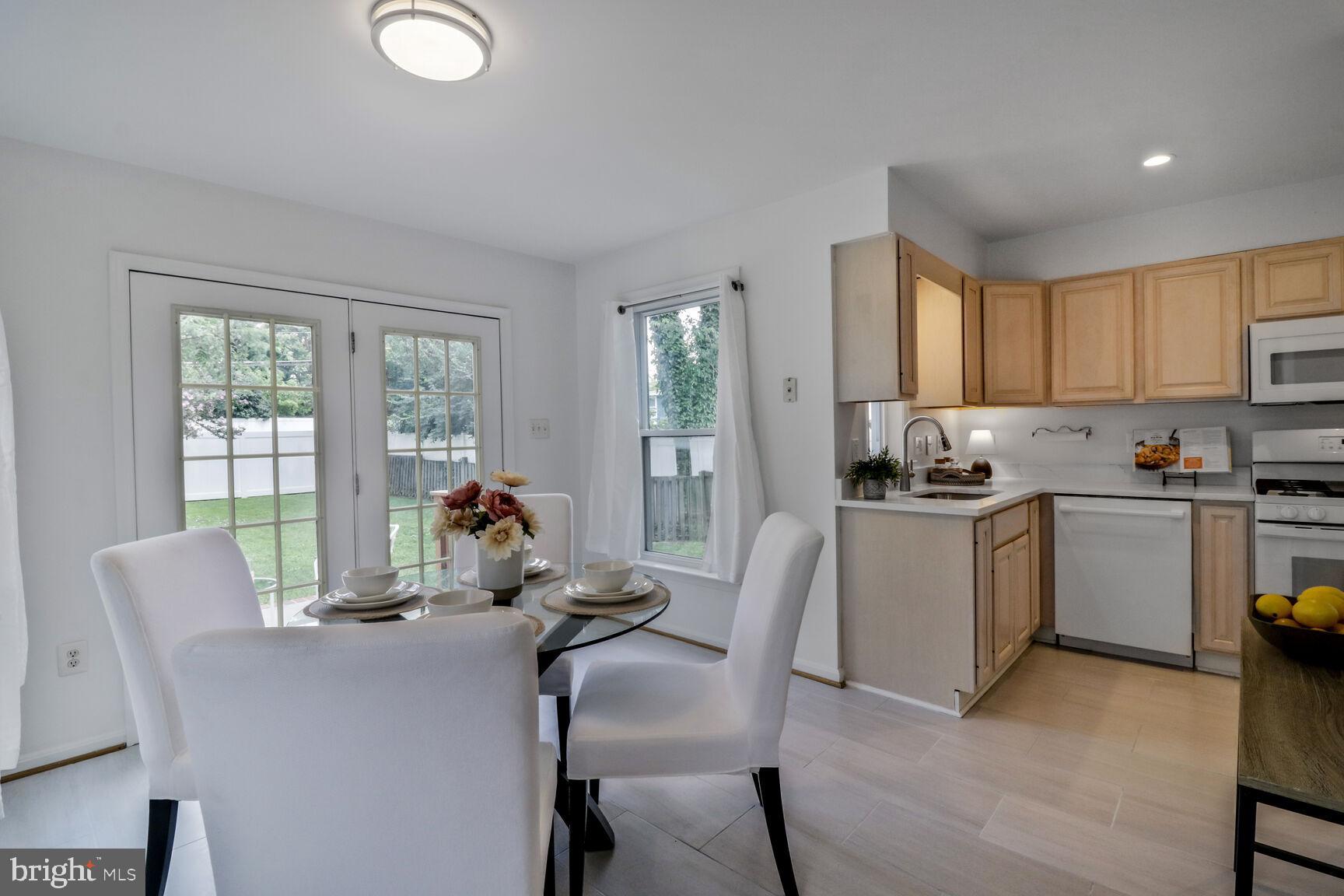 711 N WAKEFIELD STREET