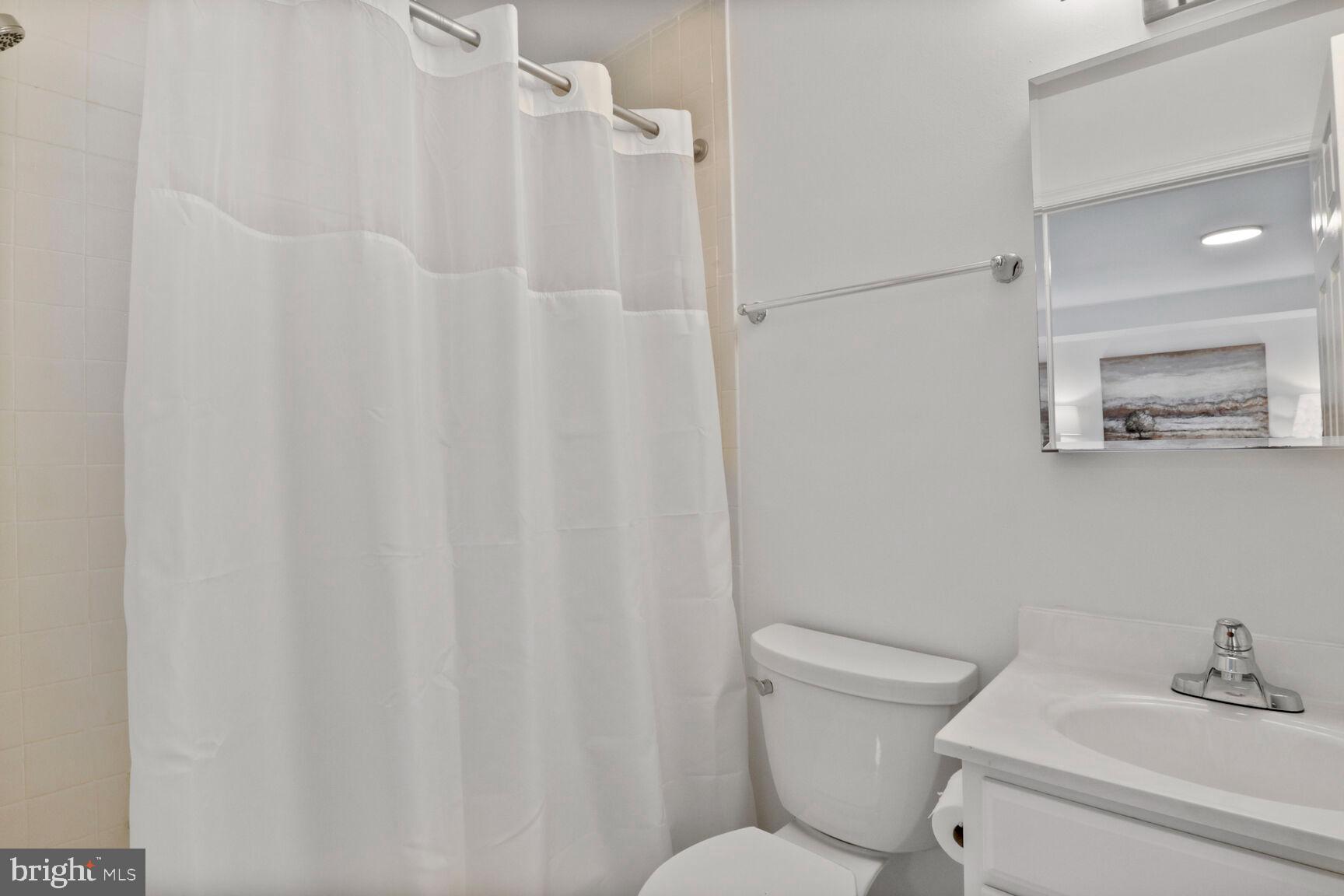 711 N WAKEFIELD STREET