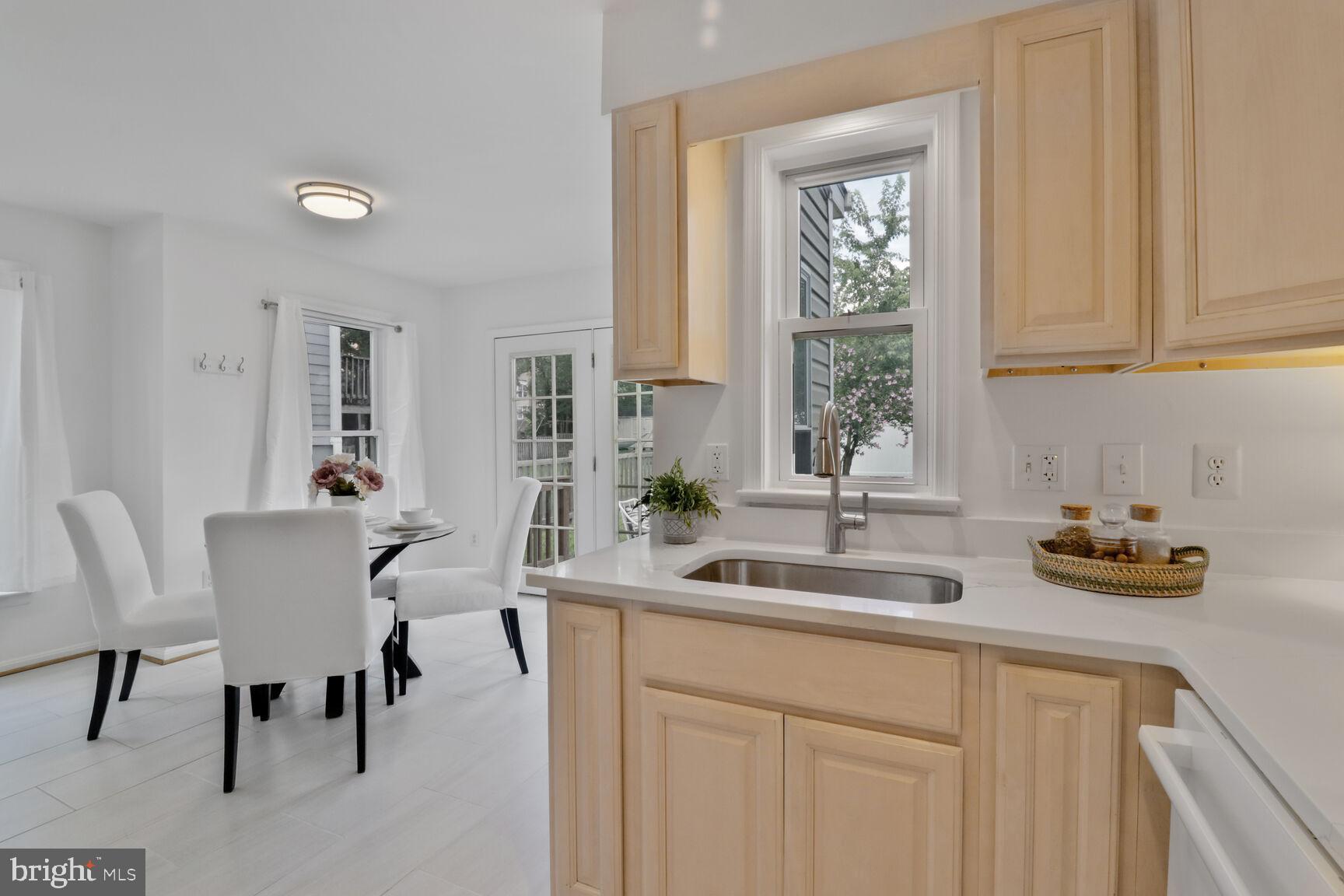 711 N WAKEFIELD STREET