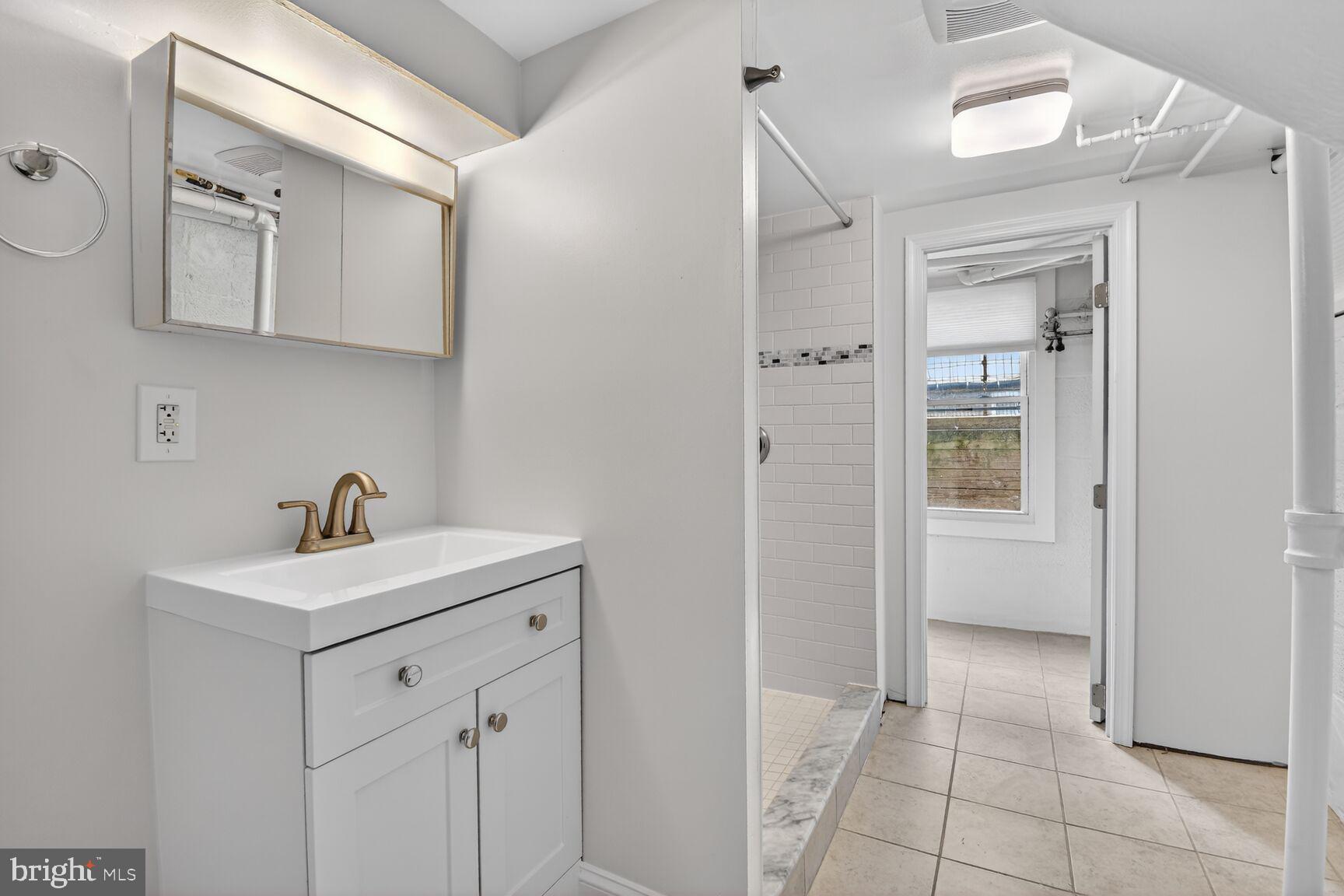 1726 N VEITCH STREET