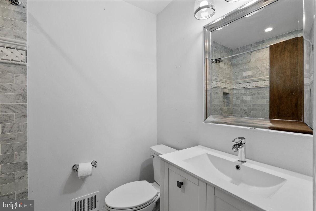 625 N ABINGDON STREET N