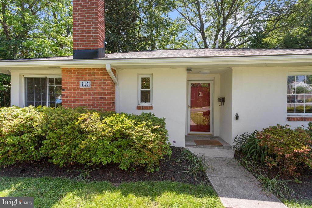 710 N BUCHANAN STREET