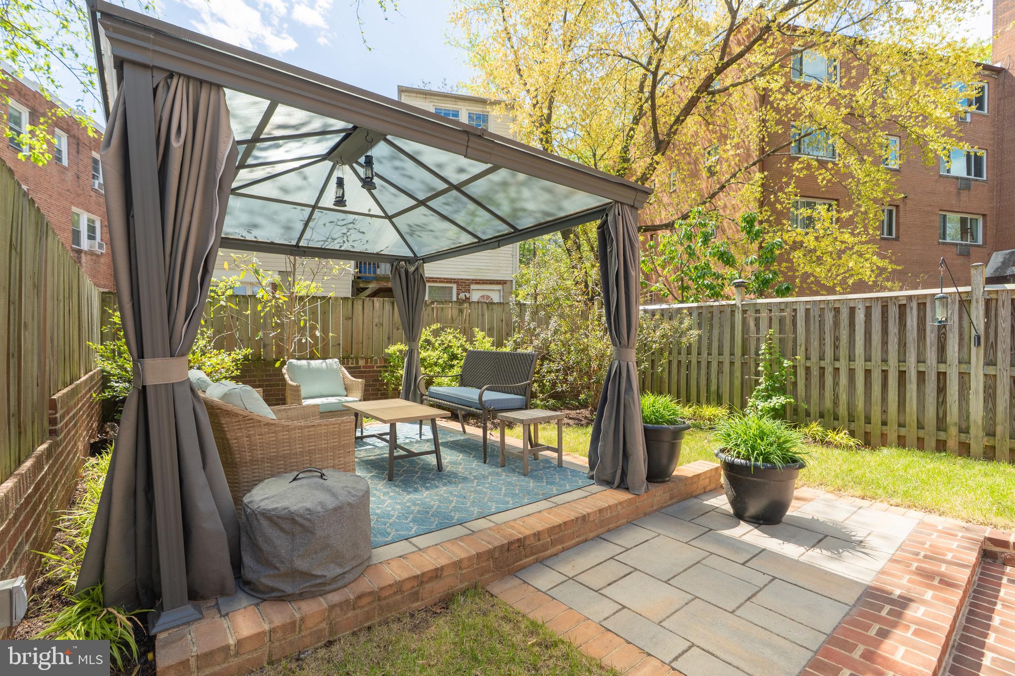 1628 N COLONIAL TERRACE