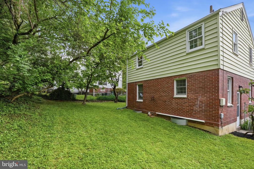 5948 10TH ROAD N