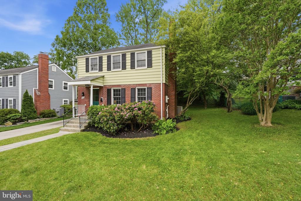 5948 10TH ROAD N