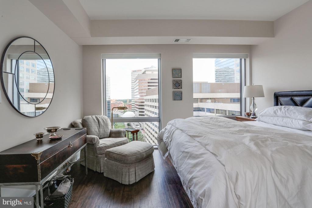 1111 19TH STREET N 1703