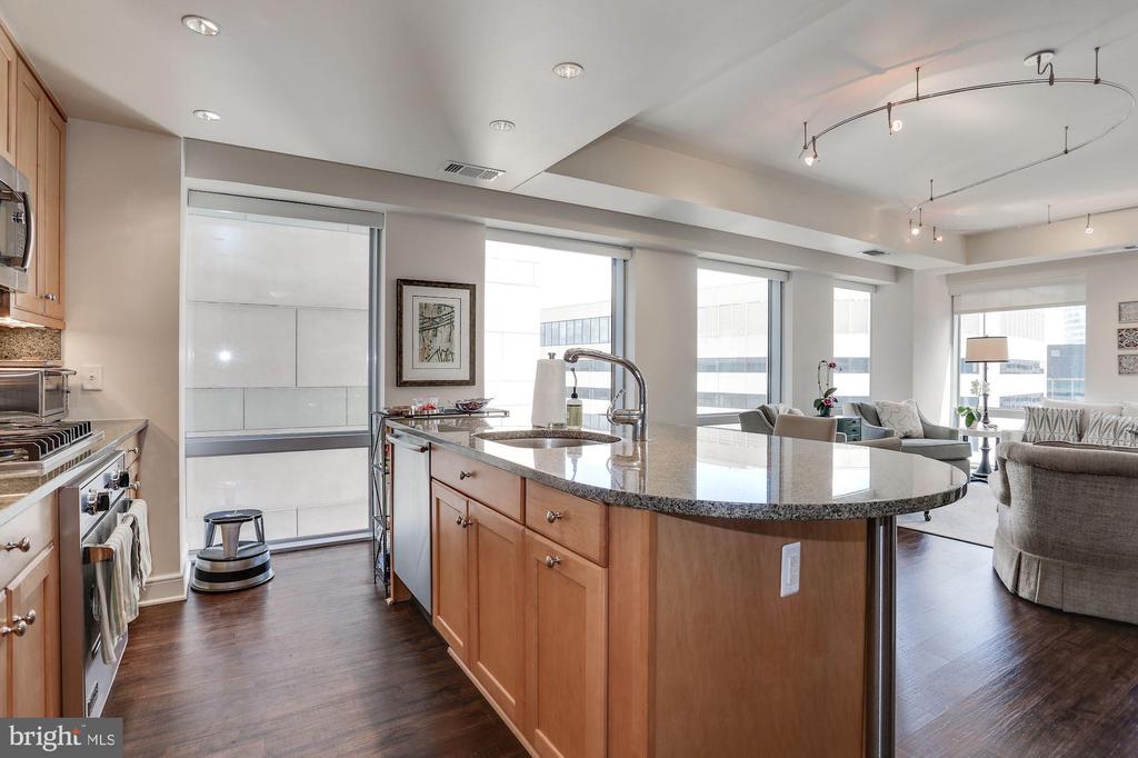 1111 19TH STREET N 1703