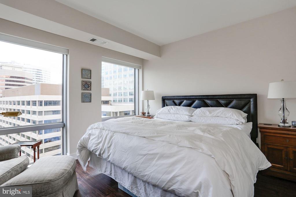 1111 19TH STREET N 1703