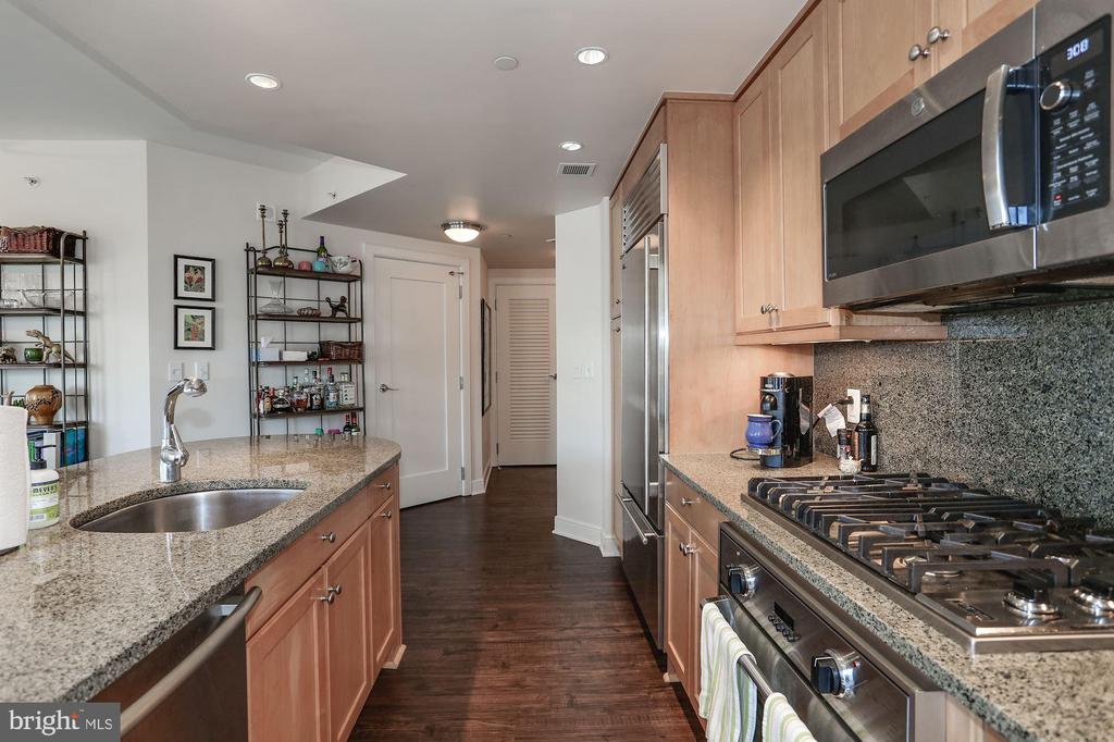 1111 19TH STREET N 1703
