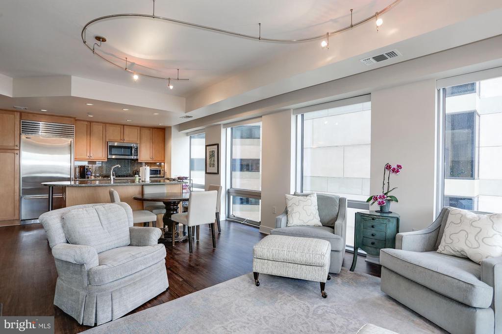 1111 19TH STREET N 1703