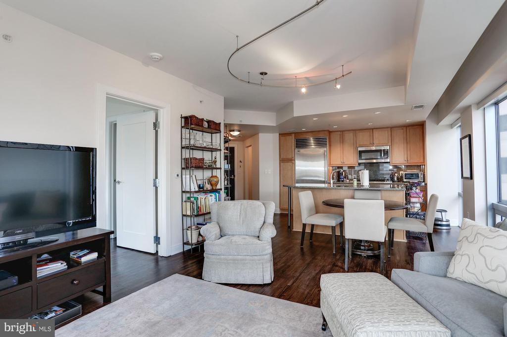 1111 19TH STREET N 1703