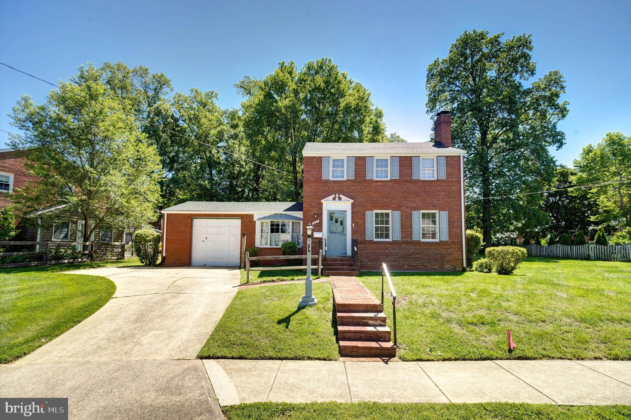 907 N LIBERTY STREET