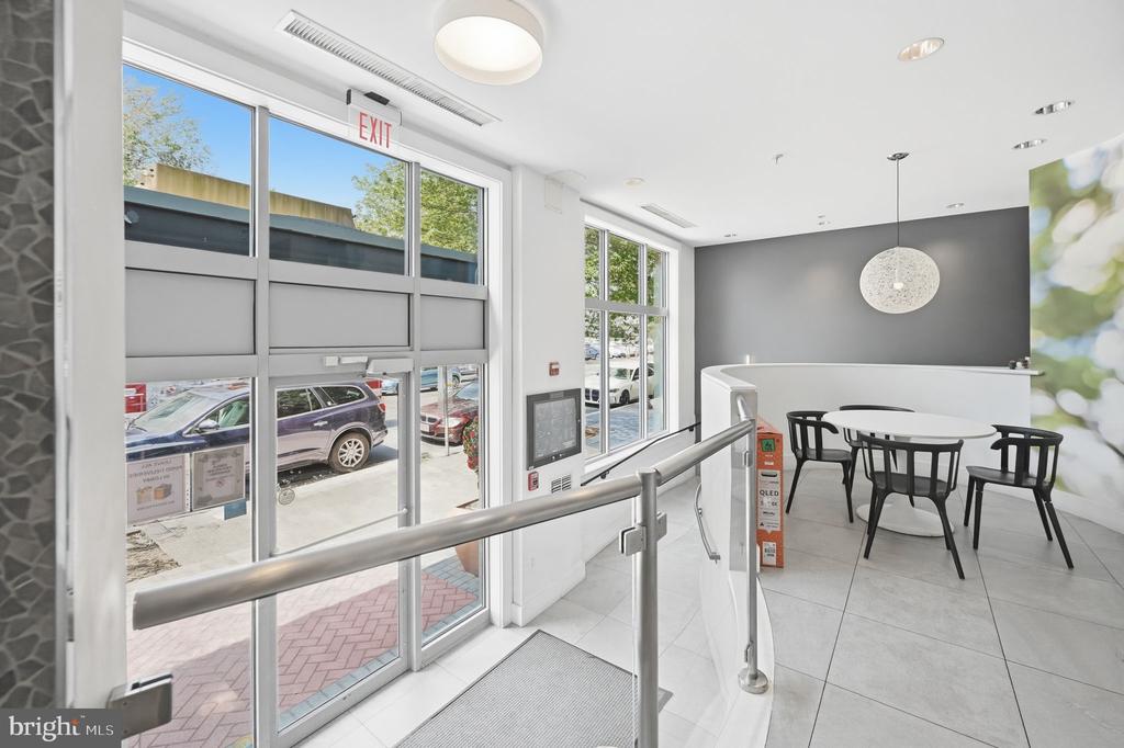 1800 WILSON BOULEVARD Unit: 105