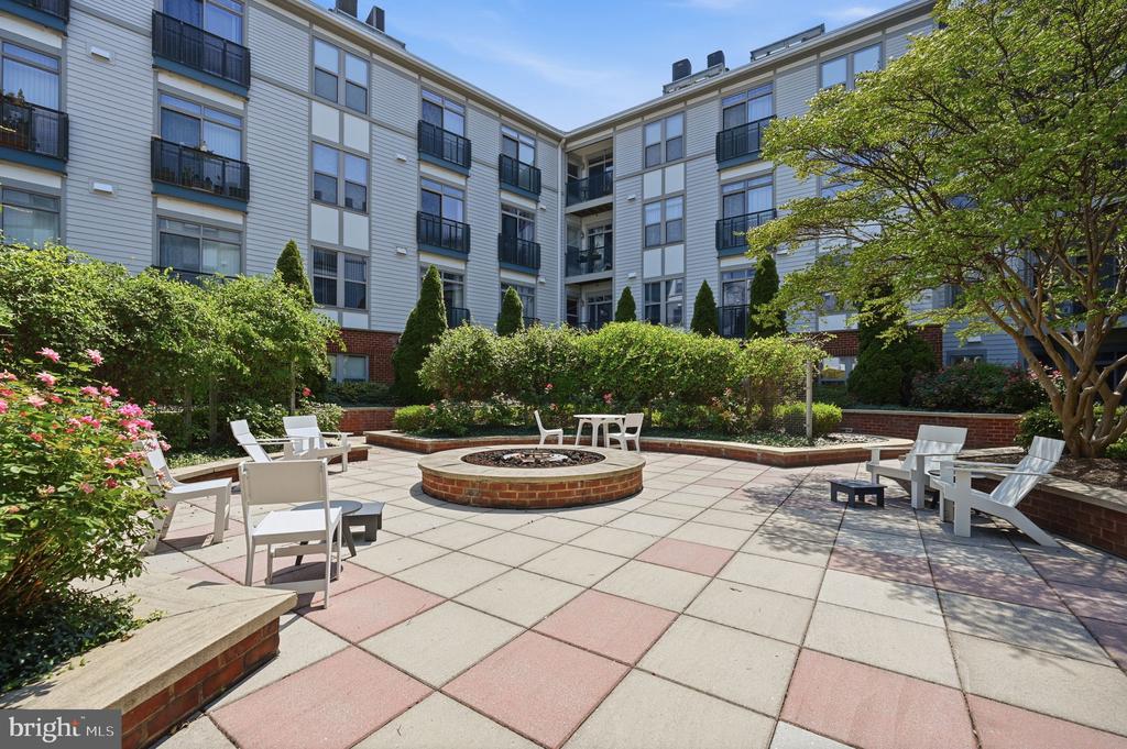 1800 WILSON BOULEVARD Unit: 105