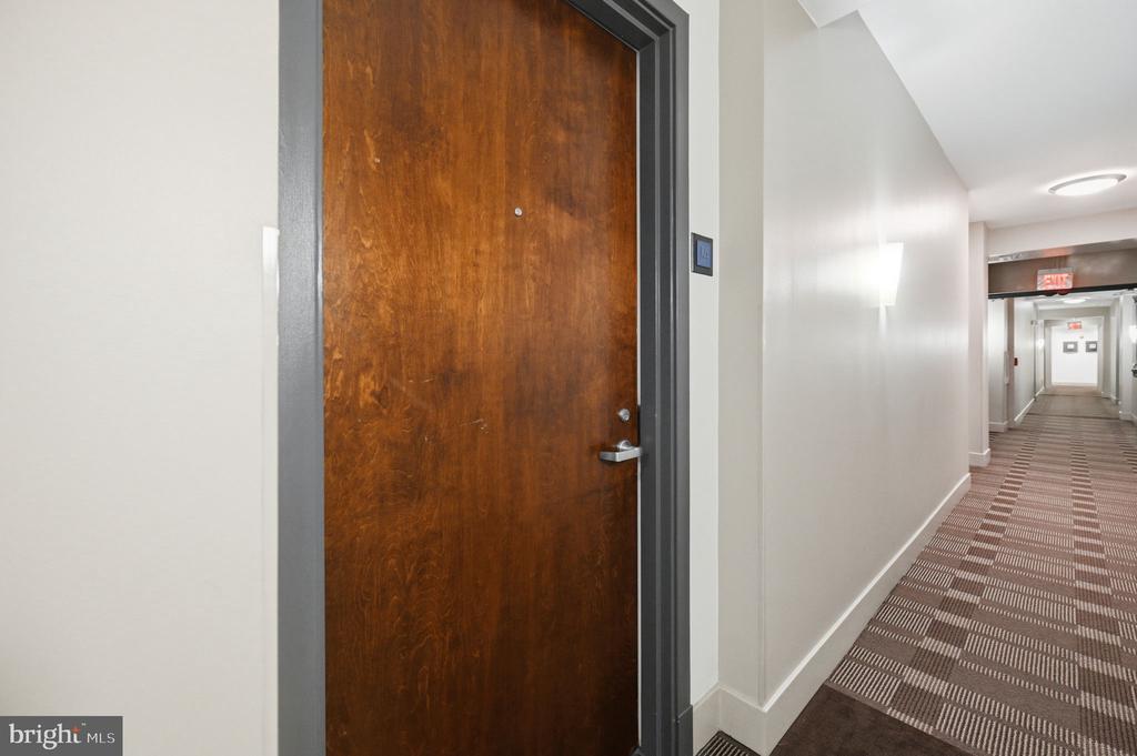 1800 WILSON BOULEVARD Unit: 105