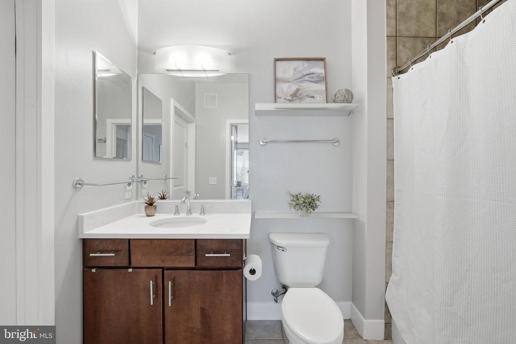 1800 WILSON BOULEVARD Unit: 105