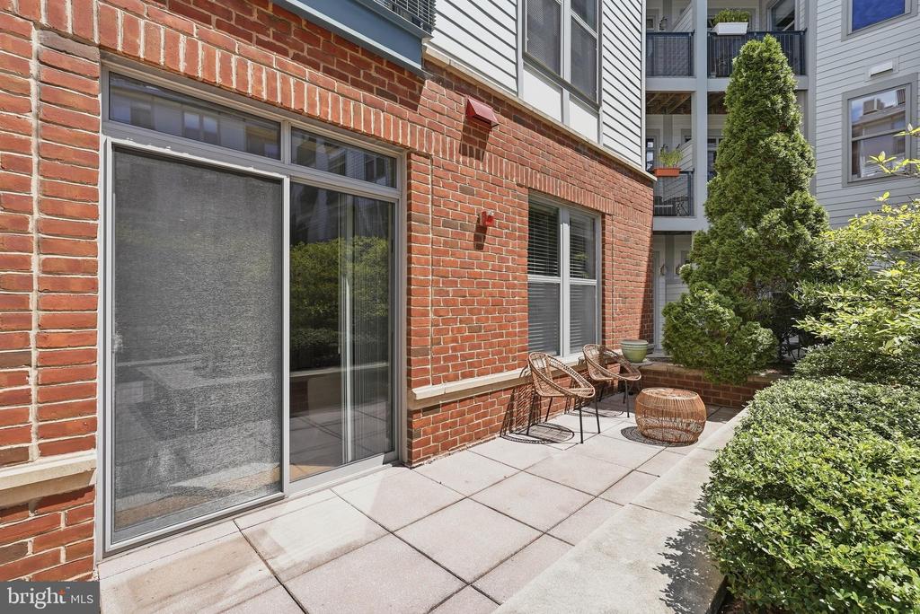 1800 WILSON BOULEVARD Unit: 105