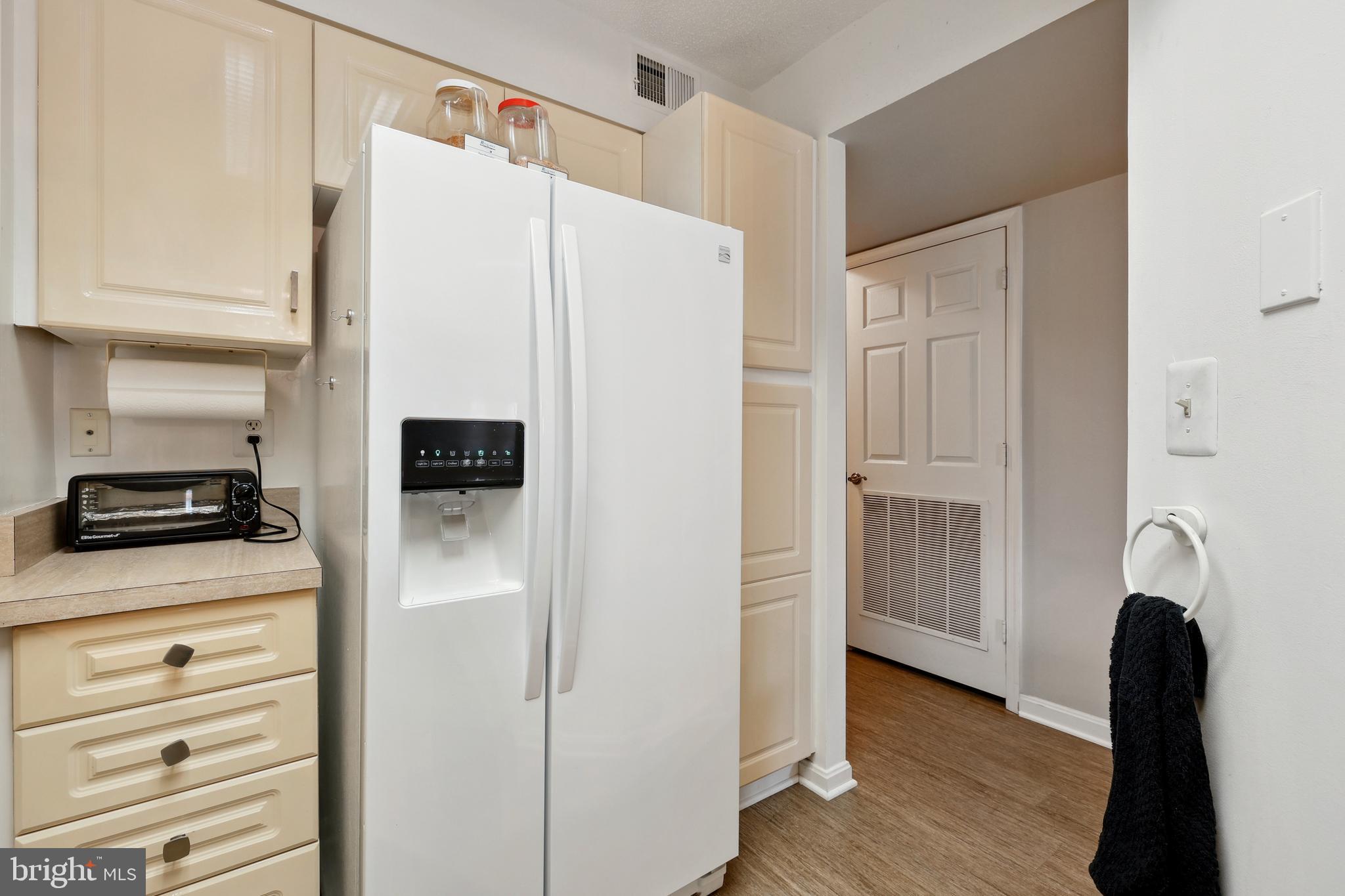 2121 Jamieson Ave #1208