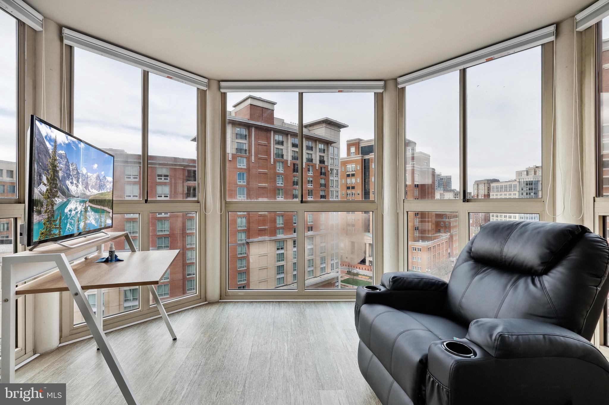 2121 Jamieson Ave #1208