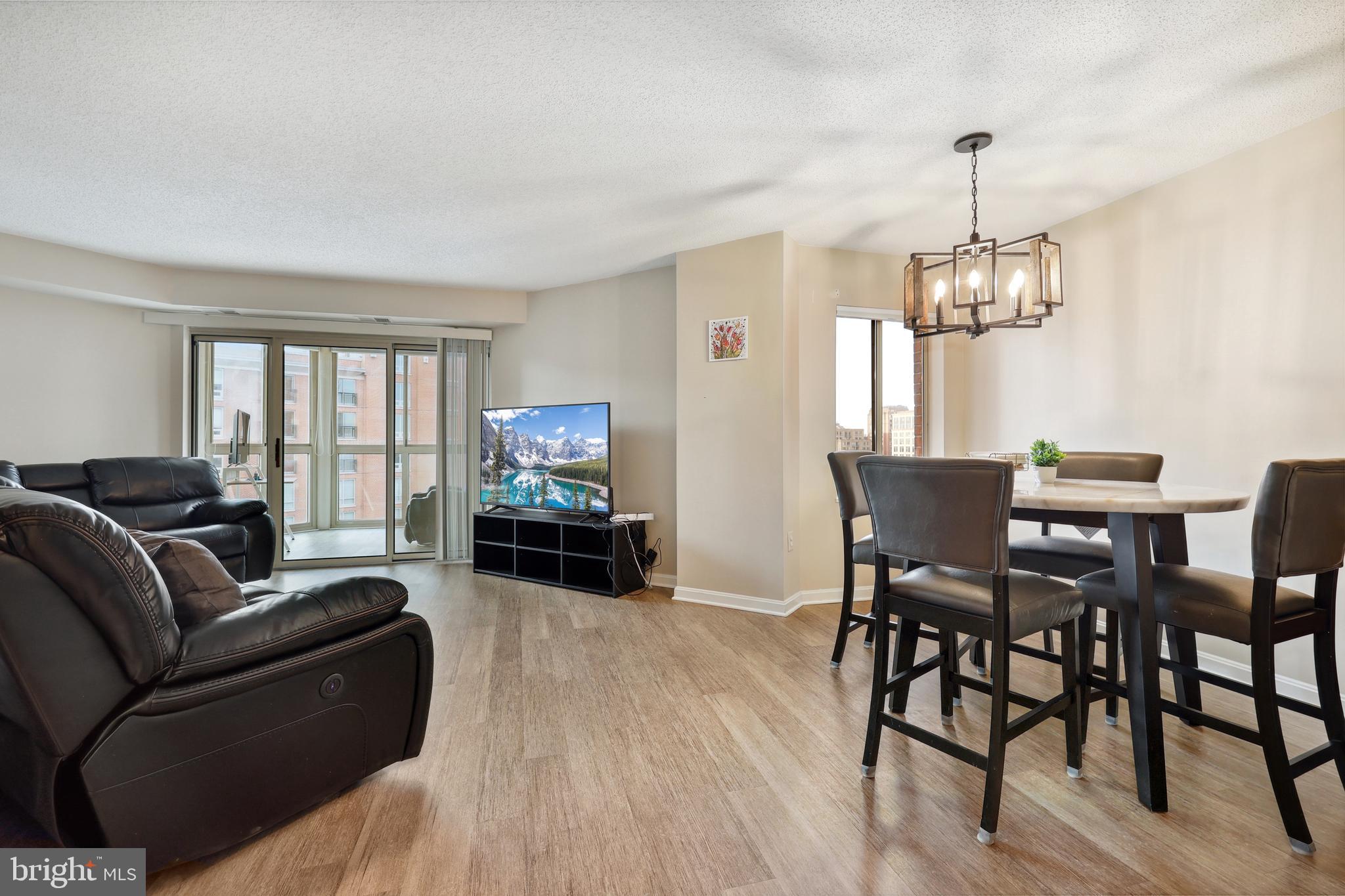 2121 Jamieson Ave #1208