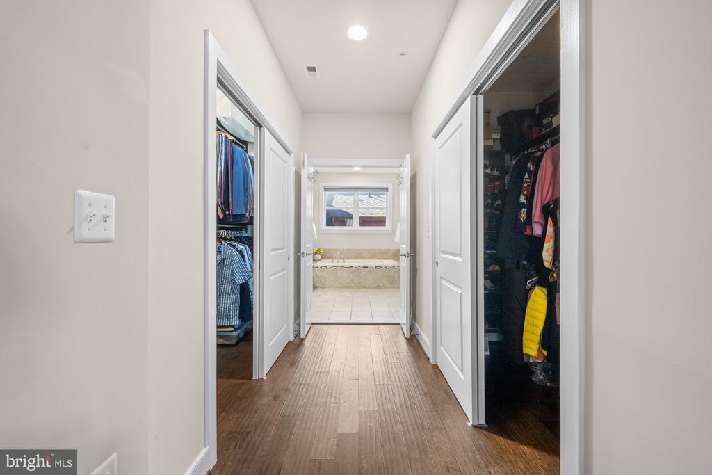 2112 Potomac Ave