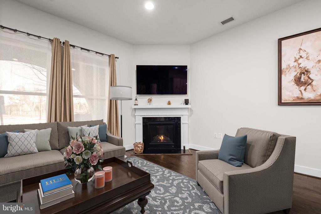 2112 Potomac Ave