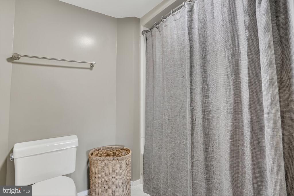 2121 Jamieson Ave #1208