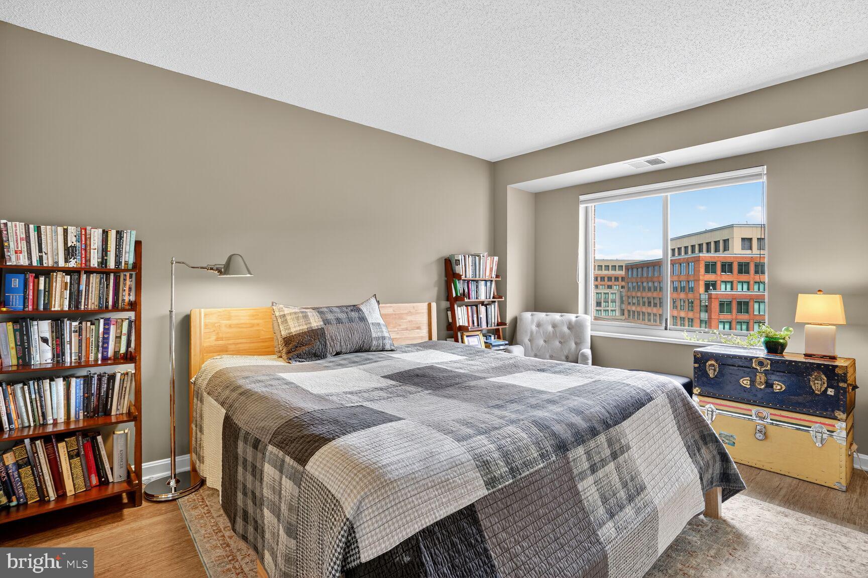 2121 Jamieson Ave #1208