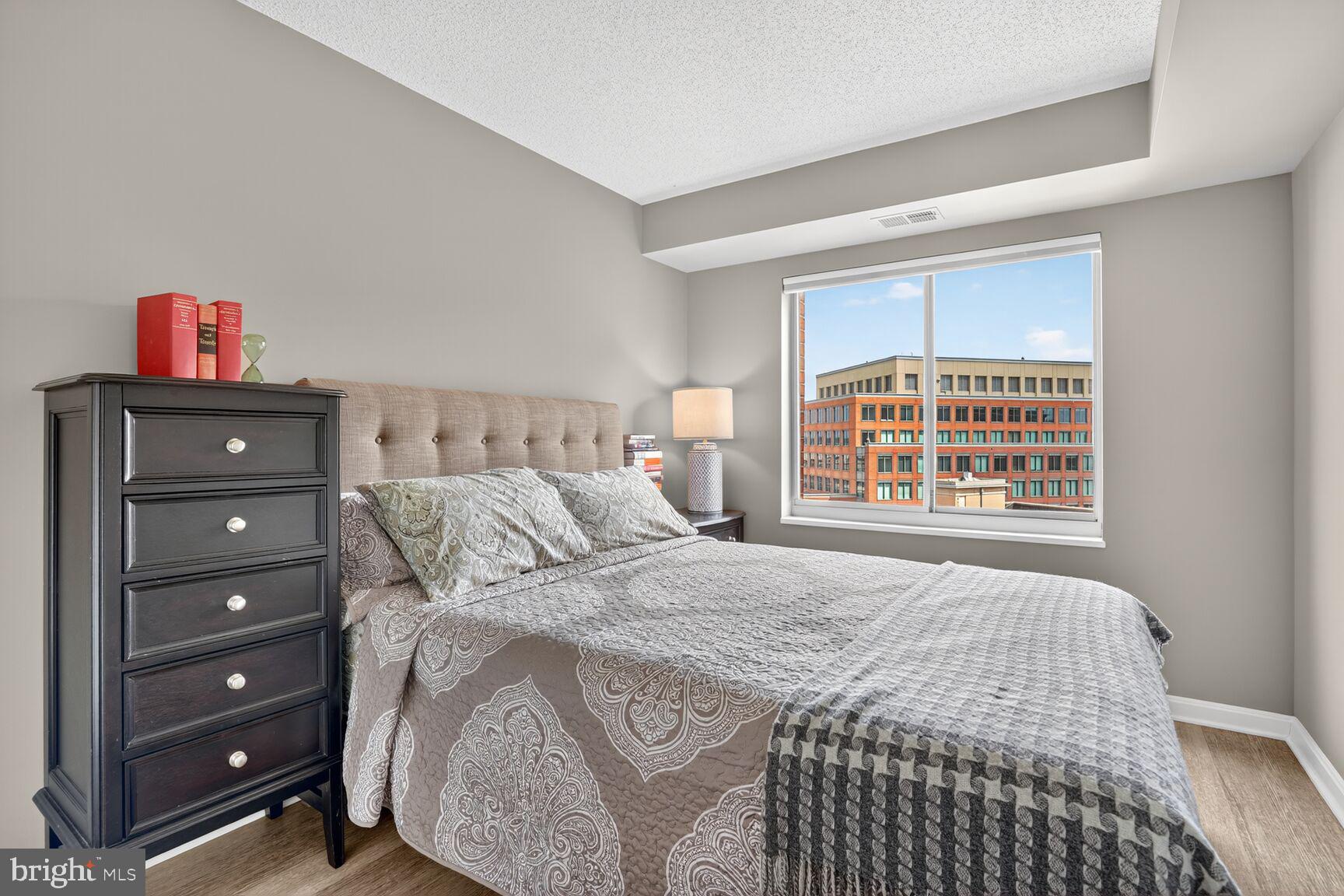 2121 Jamieson Ave #1208