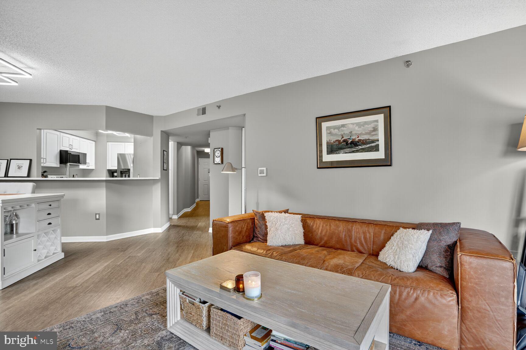 2121 Jamieson Ave #1208
